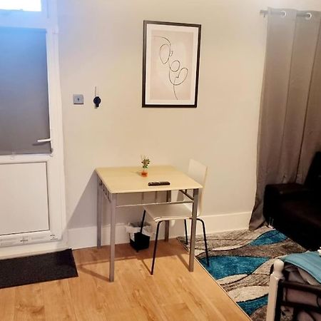 Stylish Apartment, Self Check-In, Ideal 4 Contractors, 25Mins To Gatwick Airport Thornton Heath Dış mekan fotoğraf
